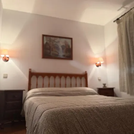 Πανσιόν El Valle Restaurante La Pradera de Navalhorno